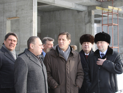 Заместитель председателя Правительства Российской Федерации Александр Жуков посетил стройплощадку Центрального стадиона в г. Екатеринбурге