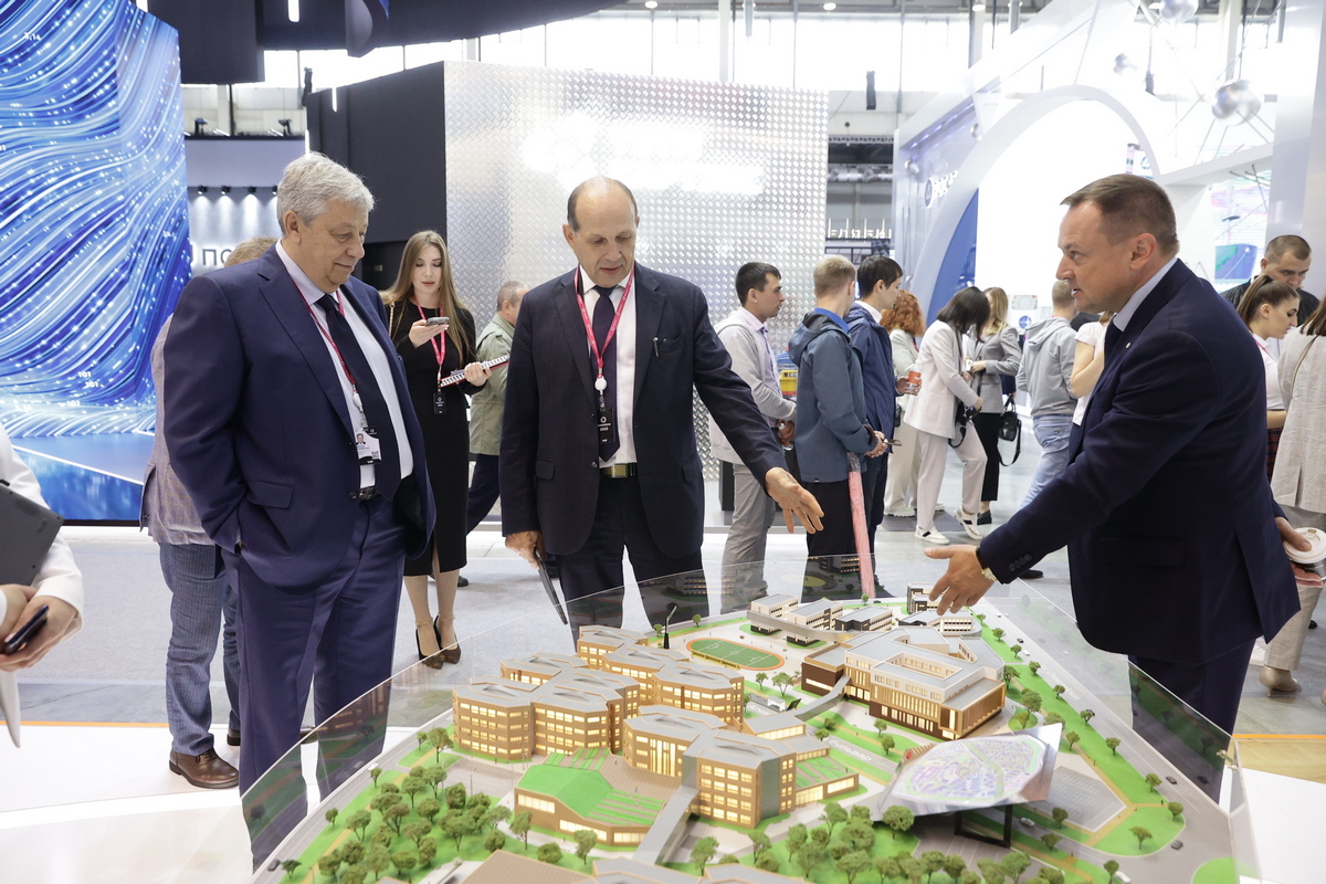 На выставке ИННОПРОМ-2022 рассказали, как будет развиваться район Новокольцовский