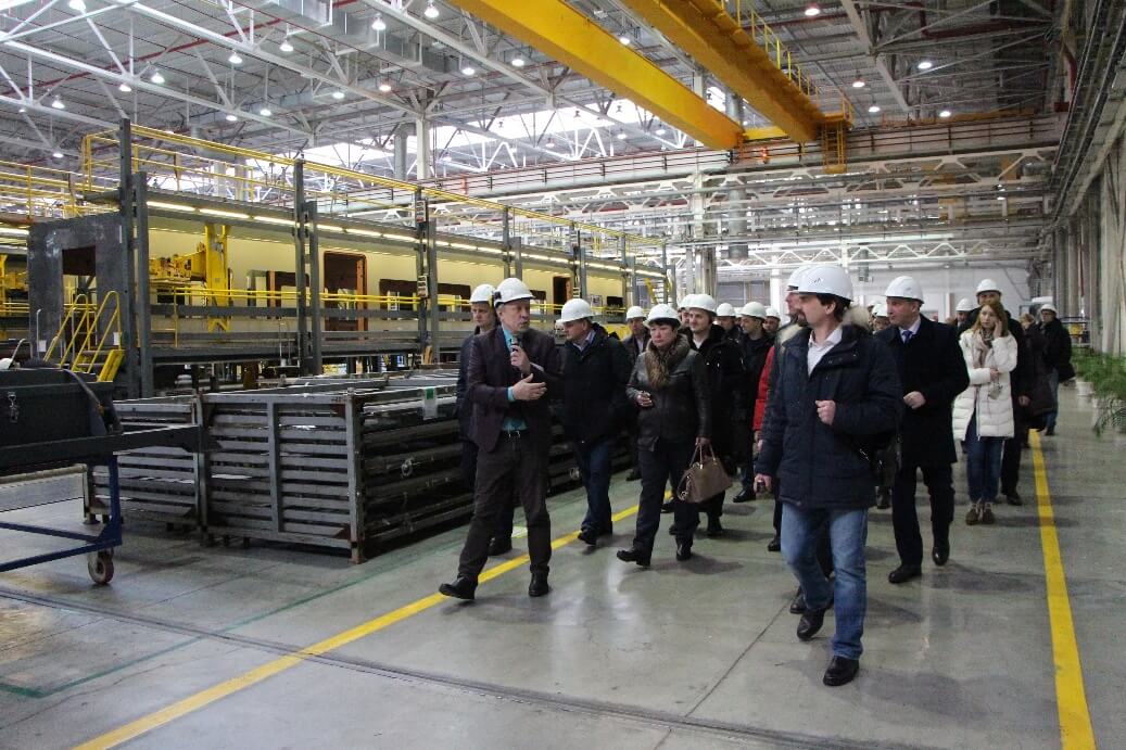 Завод «Уральские локомотивы» посетили руководители 25 пригородных пассажирских компаний со всей страны