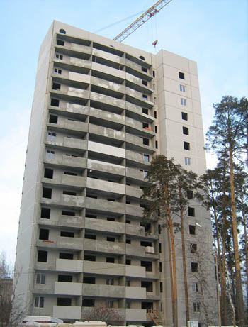 В Екатеринбурге завершен монтаж стен и перекрытий всех этажей жилого дома «Спутник-1»