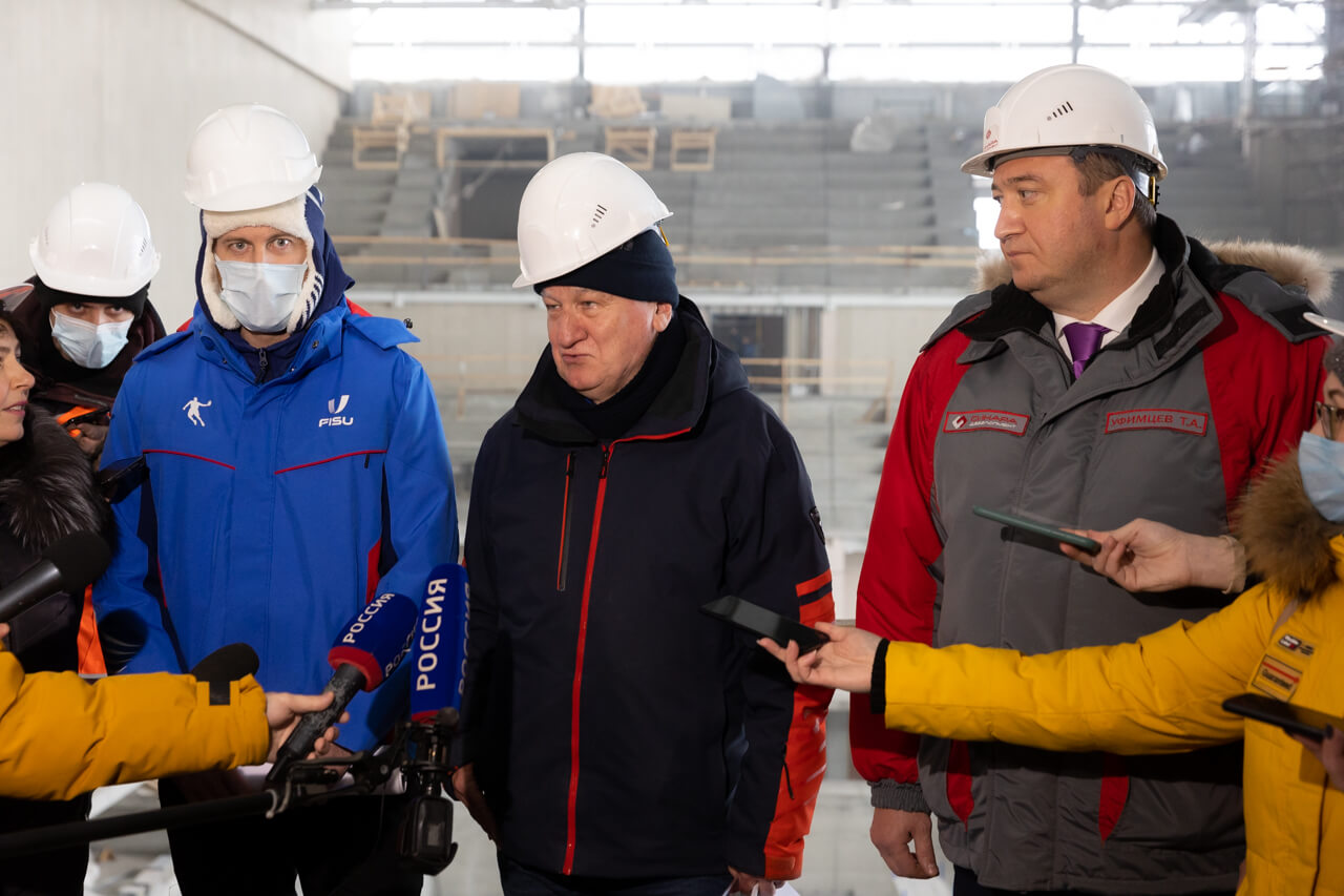 Команда FISU провела инспекционный визит на стройплощадку Деревни Универсиады