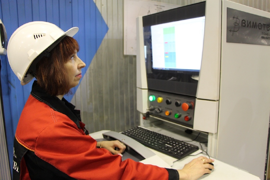 «Уральские локомотивы» установили уникальное оборудование для проверки геометрии осей колесных пар