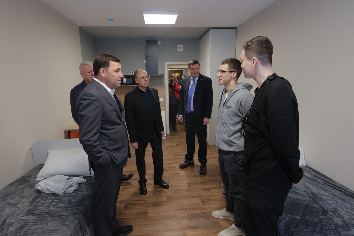  Губернатор Свердловской области открыл первые объекты деревни Международного фестиваля университетского спорта