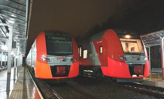 «Уральские локомотивы» начали поставки первых электропоездов «Ласточка» 2020 года