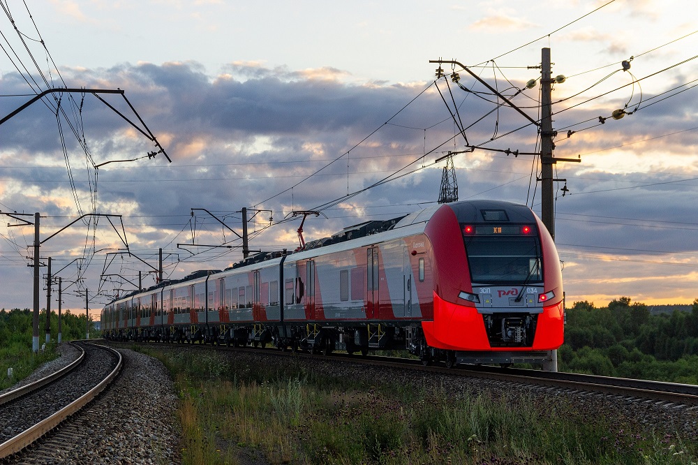 «Уральские локомотивы» выпустили двухсотый электропоезд «Ласточка»