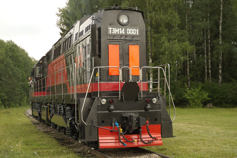 Два новых маневровых двухдизельных тепловоза ТЭМ14 пополнили локомотивный парк РЖД