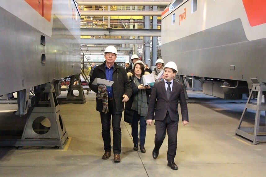 Немецкие дипломаты посетили завод «Уральские локомотивы»