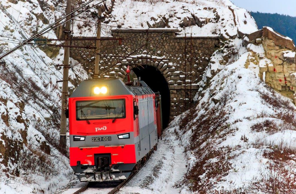 Электровоз 2ЭС7 производства «Уральских локомотивов» проходит ресертификацию