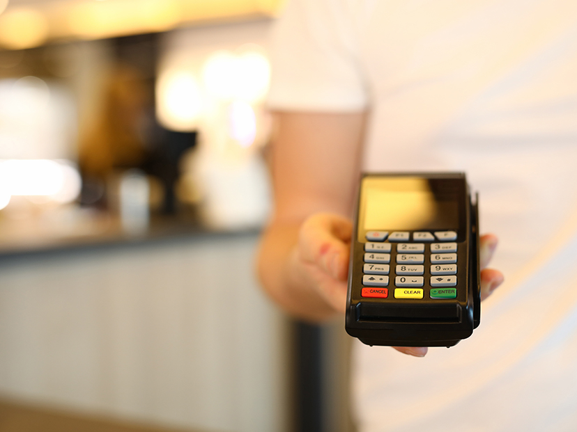 Делобанк отменил банковское рабство